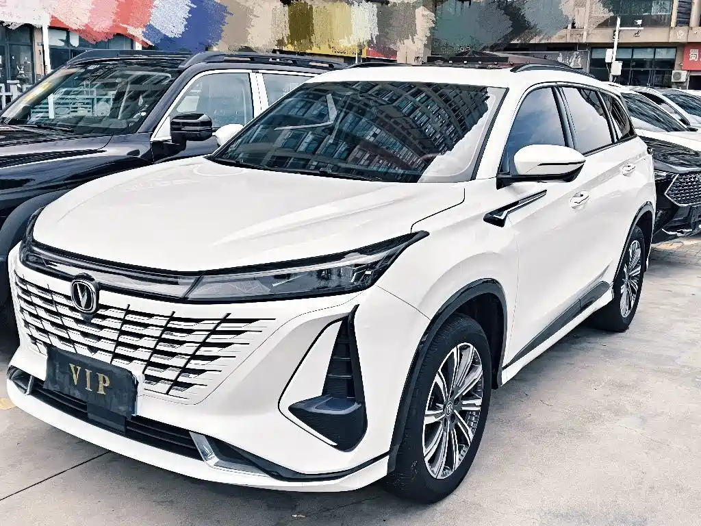 Changan CS75PLUS 2023 — фото 1