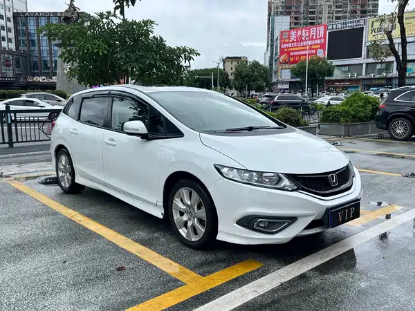 Honda Jade 2016