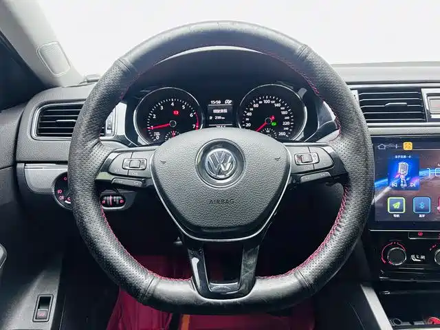 Volkswagen Sagitar 2017