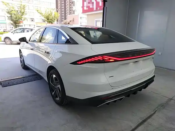 Geely Galaxy L6 2025