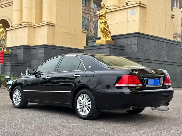 Toyota Crown 2009