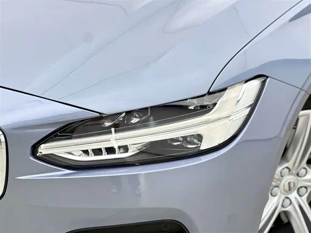 Volvo S90 2018 — фото 15