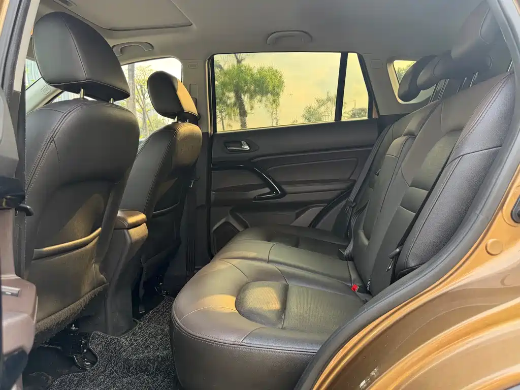 GAC Motor Trumpchi GS4 2015 — фото 12
