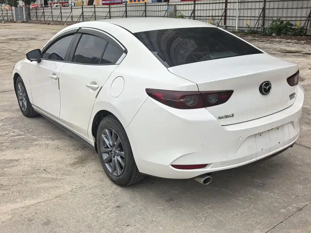 Mazda 3 Axela 2022
