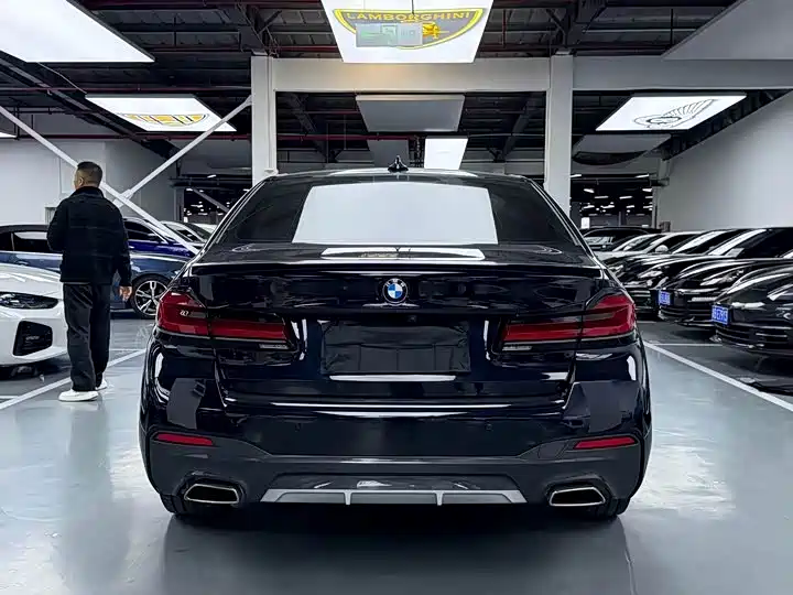 BMW 5 Series 2021 — фото 17