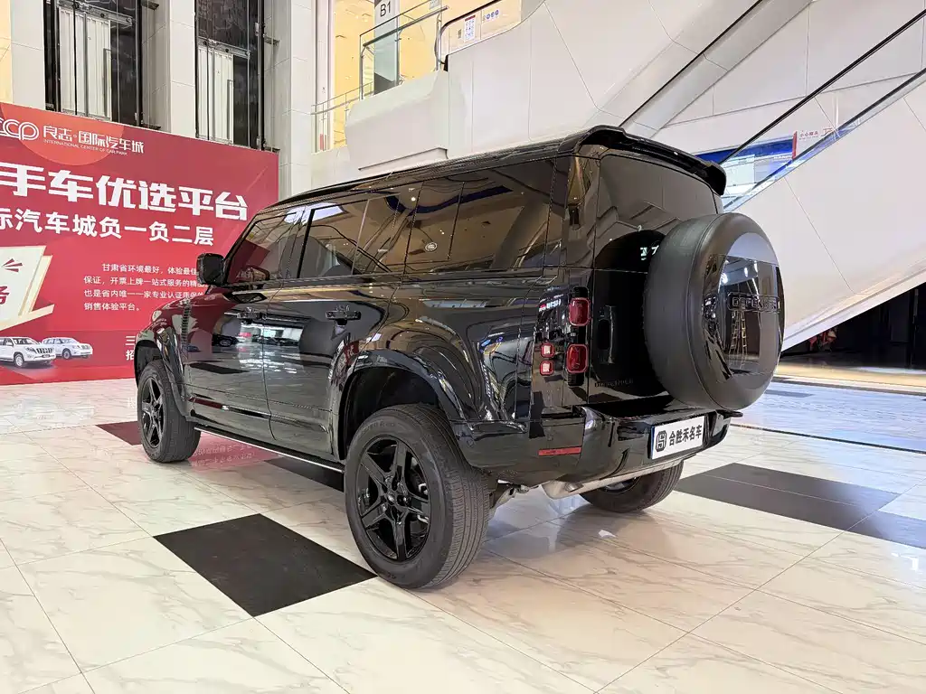 Land Rover Defender 2021 — фото 12