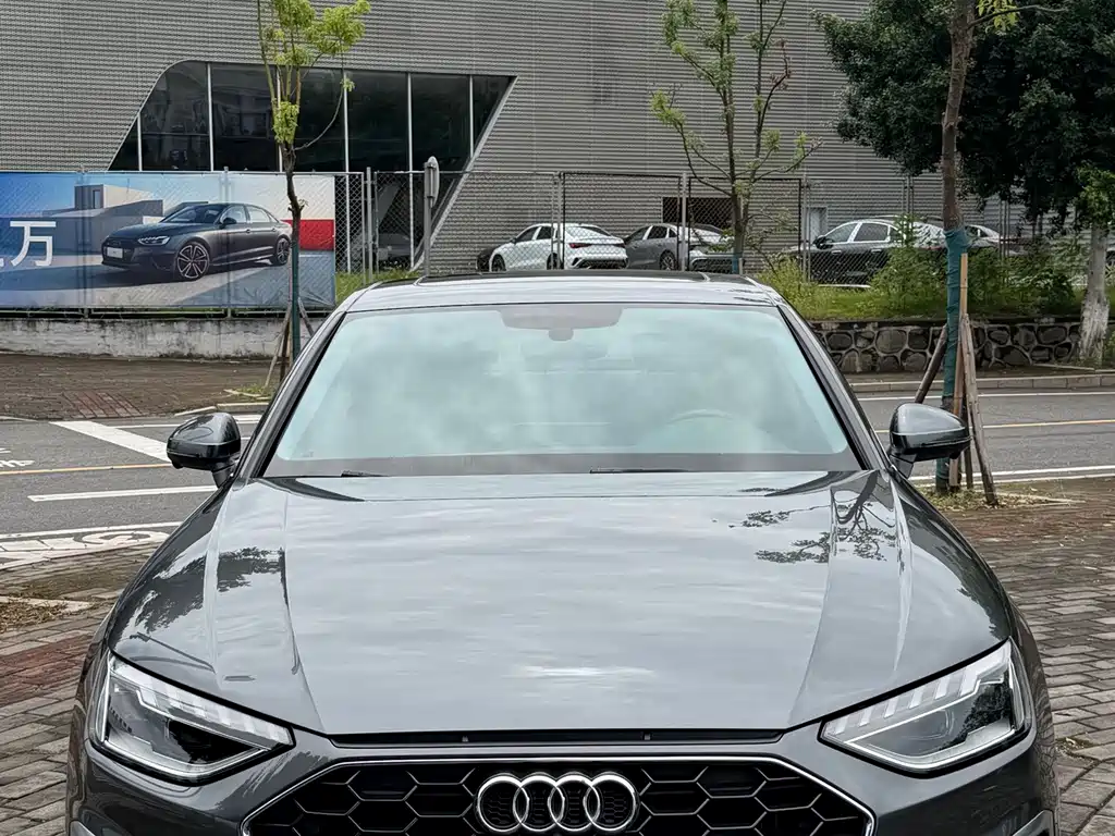 Audi A4L 2021