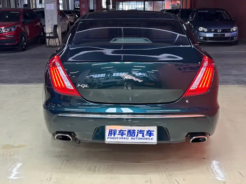 Jaguar XJ 2012 — фото 16