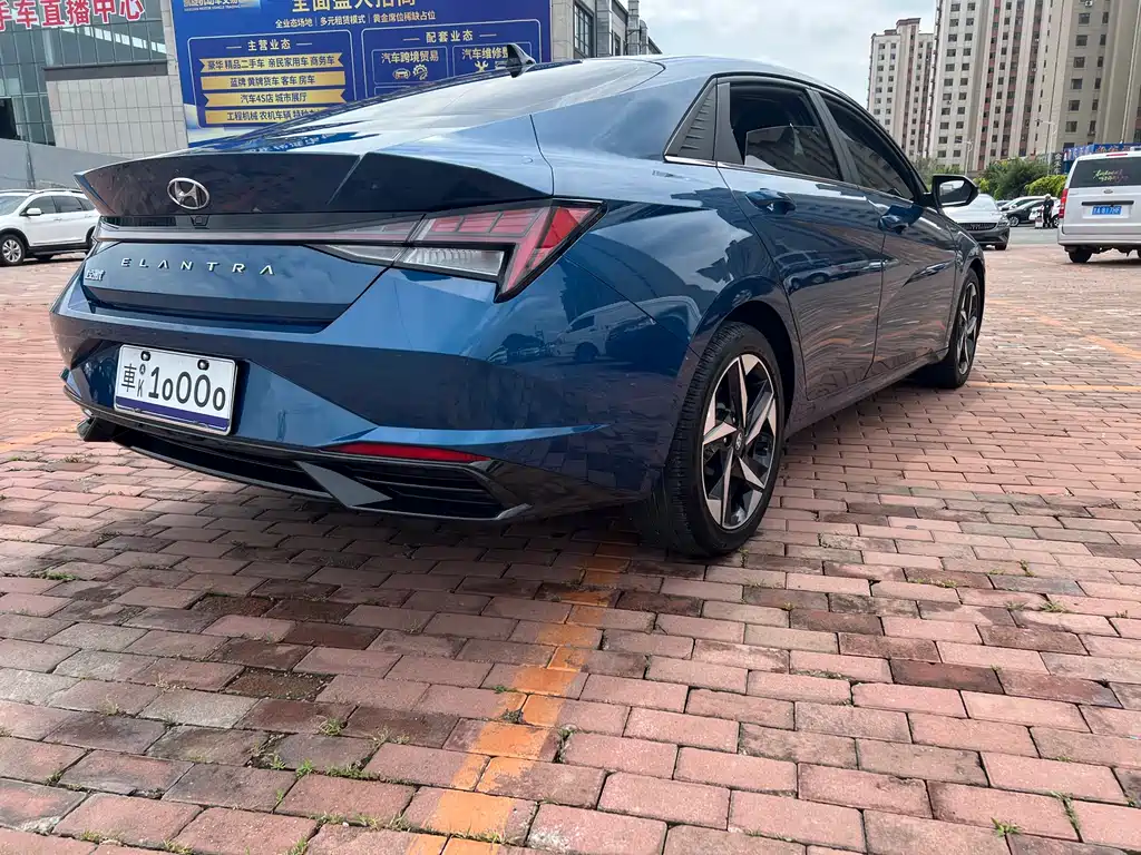 Hyundai Elantra 2022