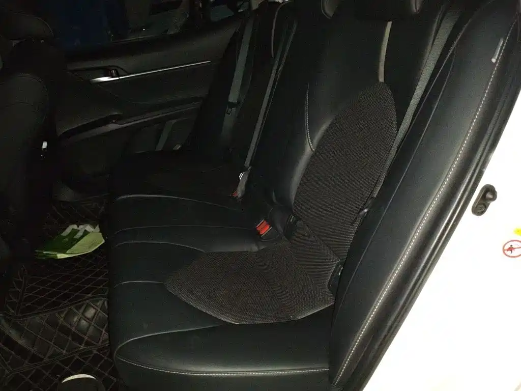 Toyota Camry 2019 — фото 15
