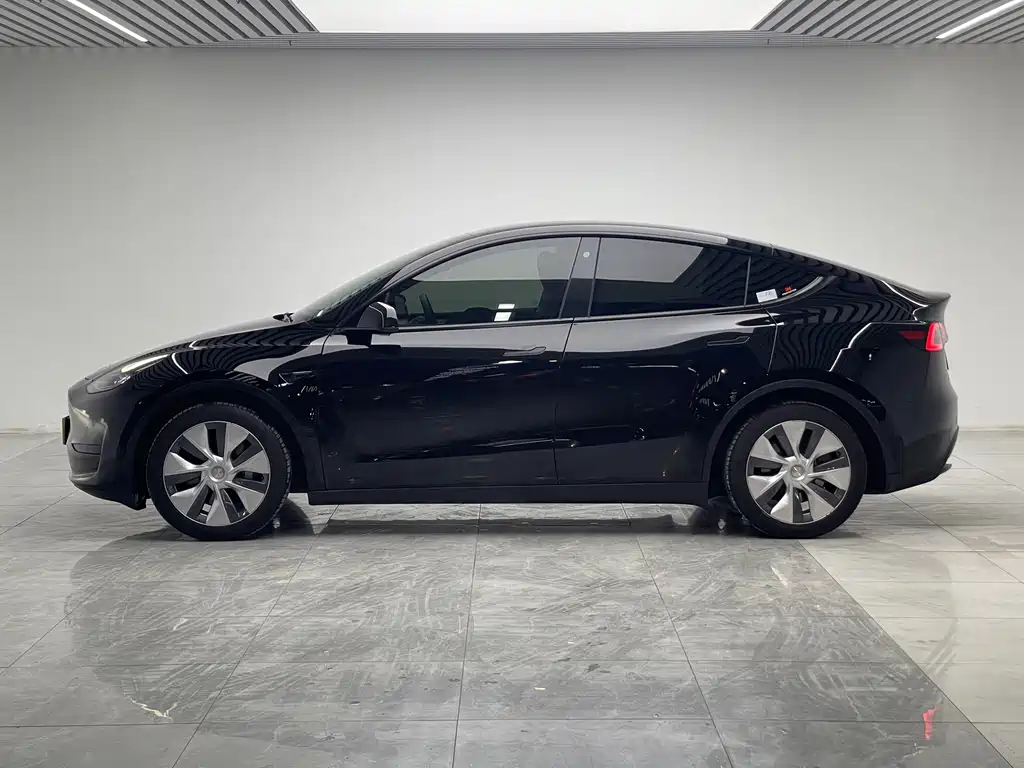 Tesla Model Y 2023 — фото 7