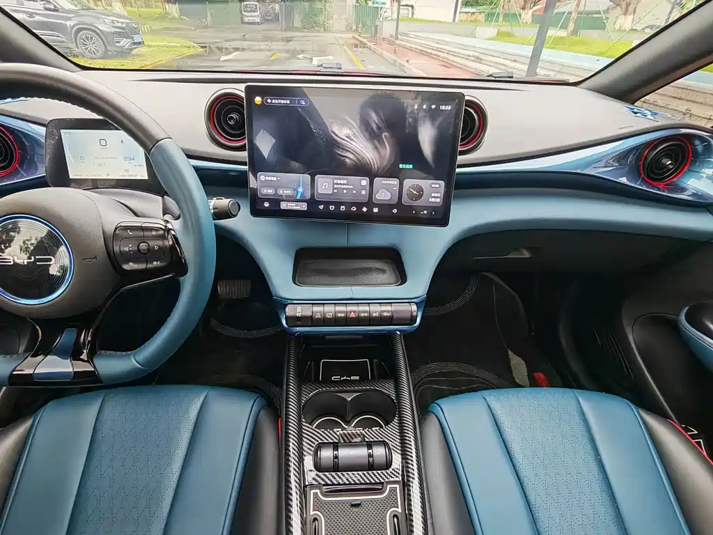 BYD Dolphin 2022 — фото 12