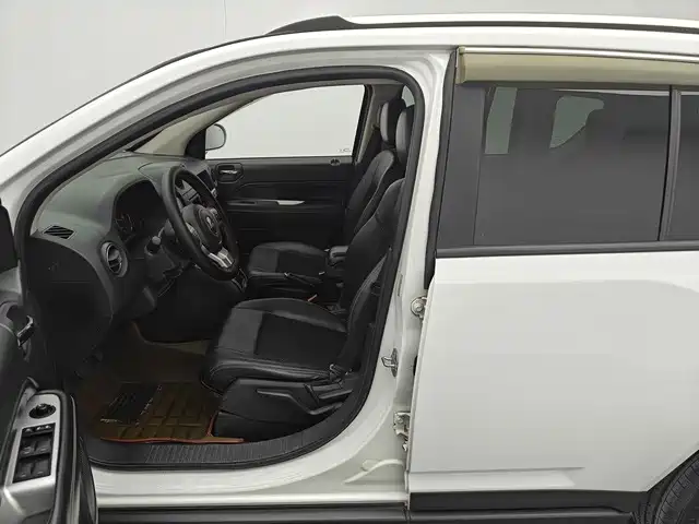 Jeep Compass 2015 — фото 7