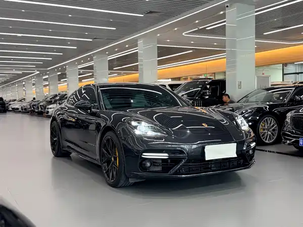 Porsche Panamera 2019