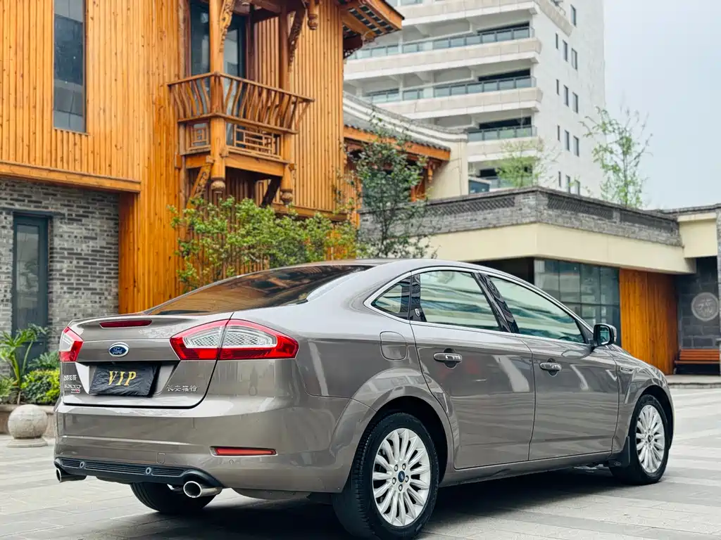 Ford Mondeo Zhisheng 2013 — фото 8