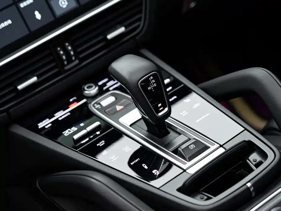 Porsche Cayenne 2018 — фото 14