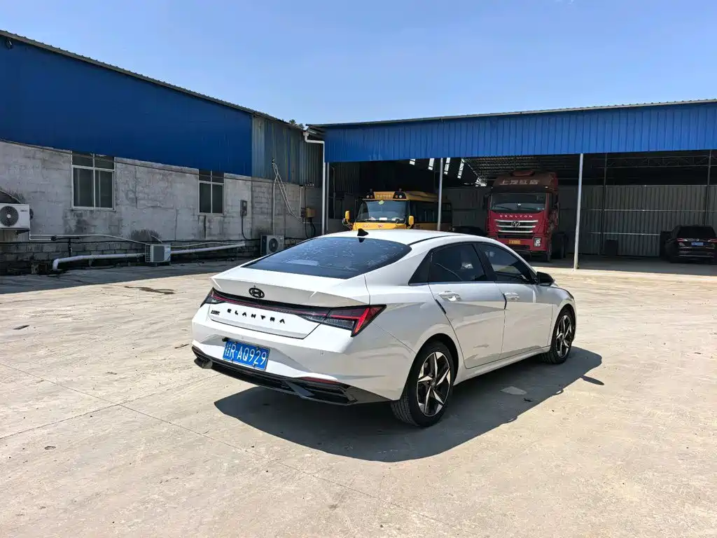 Hyundai Elantra 2021
