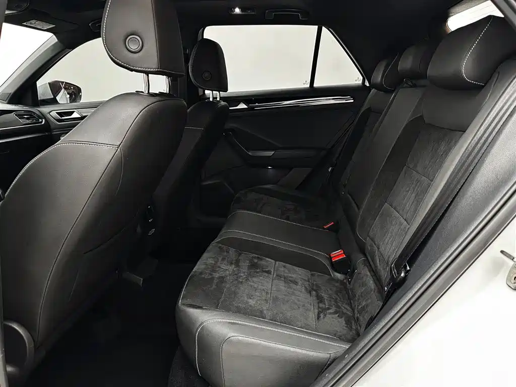 Volkswagen T-Roc 2021 — фото 14