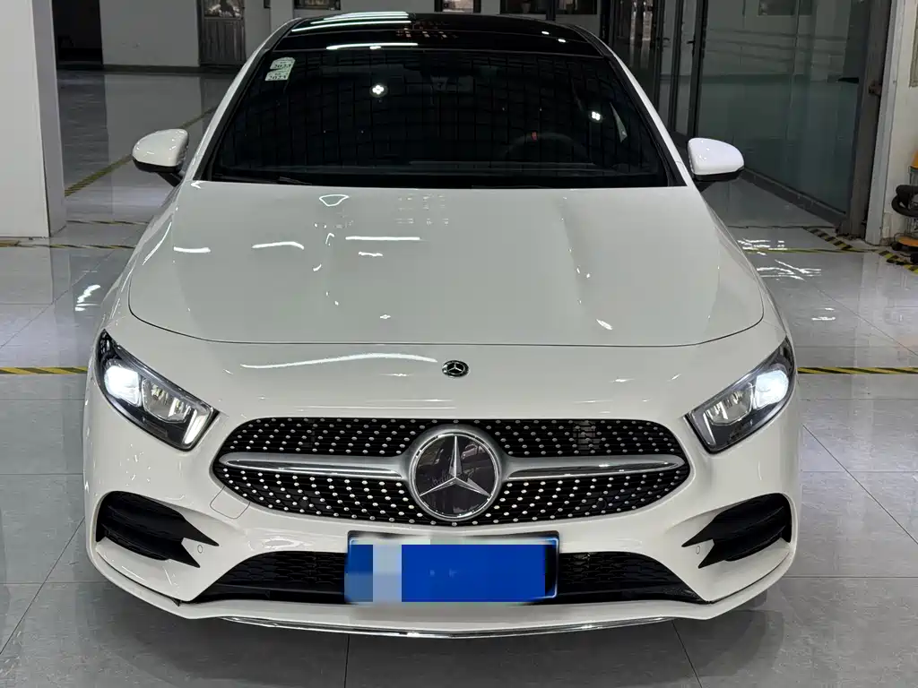 Mercedes-Benz A-Class 2019 — фото 2