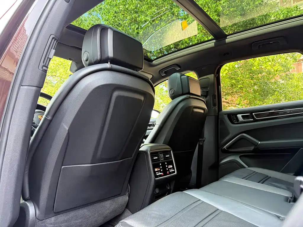 Porsche Cayenne 2018 — фото 12
