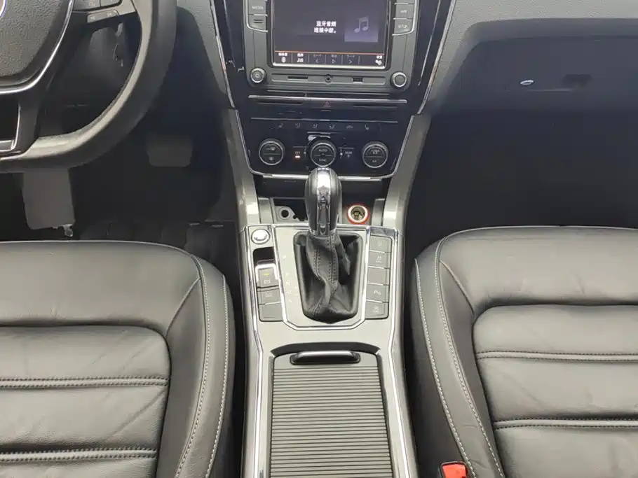 Volkswagen Passat 2019 — фото 16