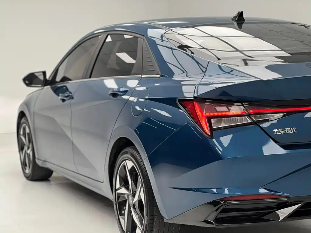 Hyundai Elantra 2022