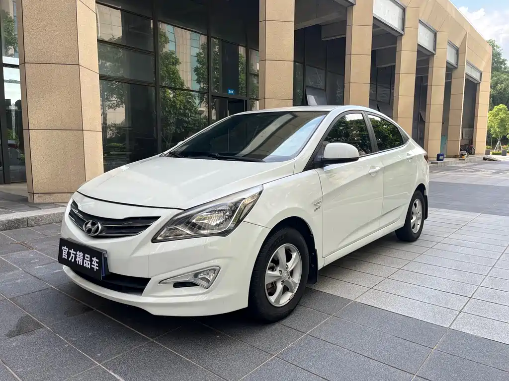 Hyundai Verna 2017 — фото 17