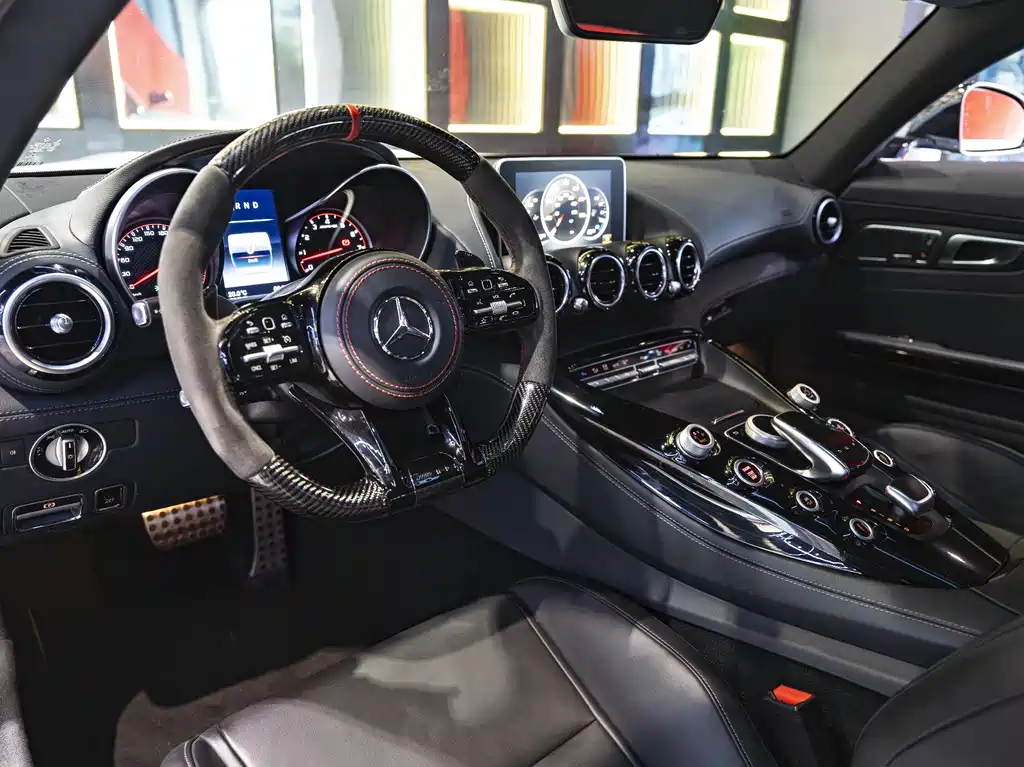Mercedes-Benz AMG GT 2017 — фото 13