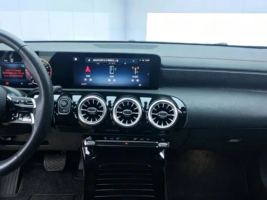 Mercedes-Benz A-Class 2023 — фото 13