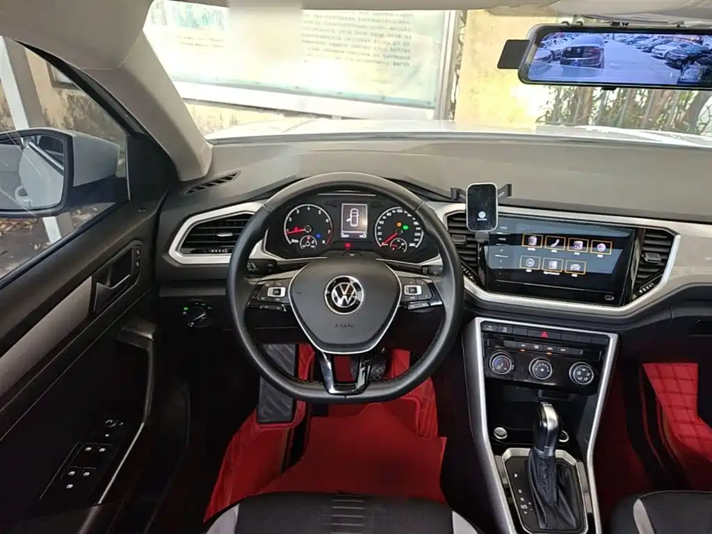 Volkswagen T-Roc 2023 — фото 11