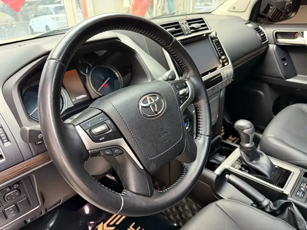 Toyota Prado 2020 — фото 15