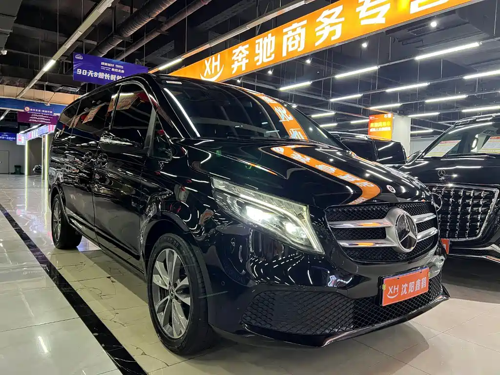 Mercedes-Benz V-Class 2022 — фото 1
