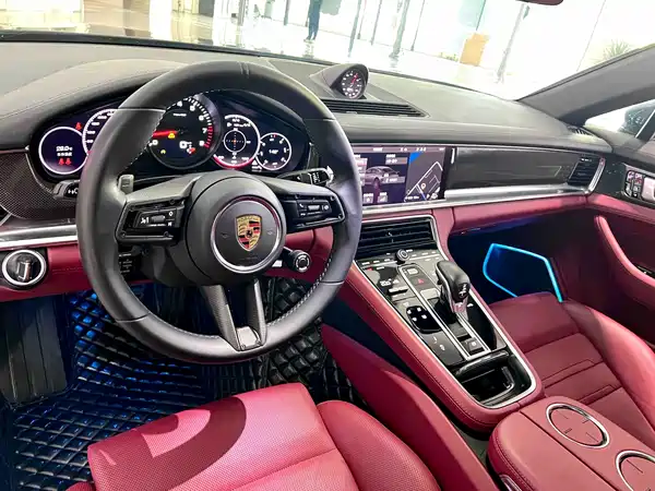 Porsche Panamera 2021