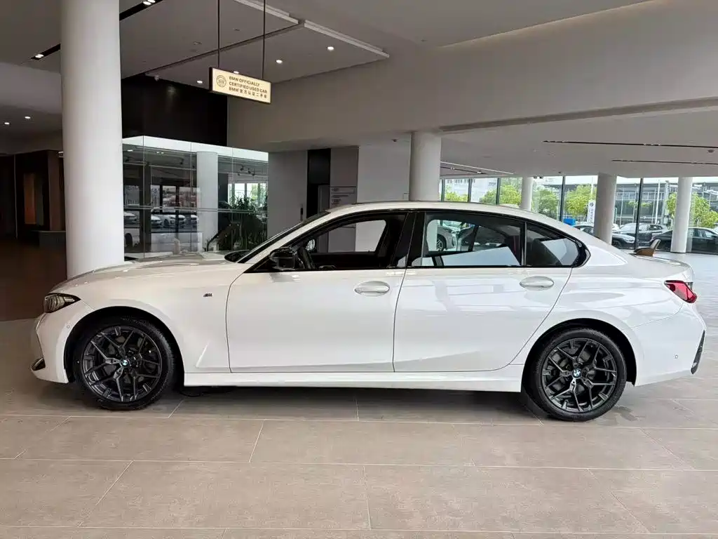 BMW 3 Series 2024