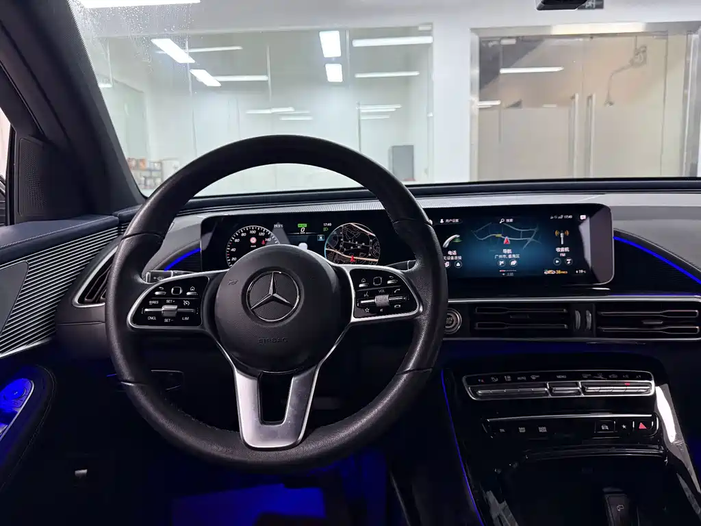 Mercedes-Benz EQC 2022 — фото 17