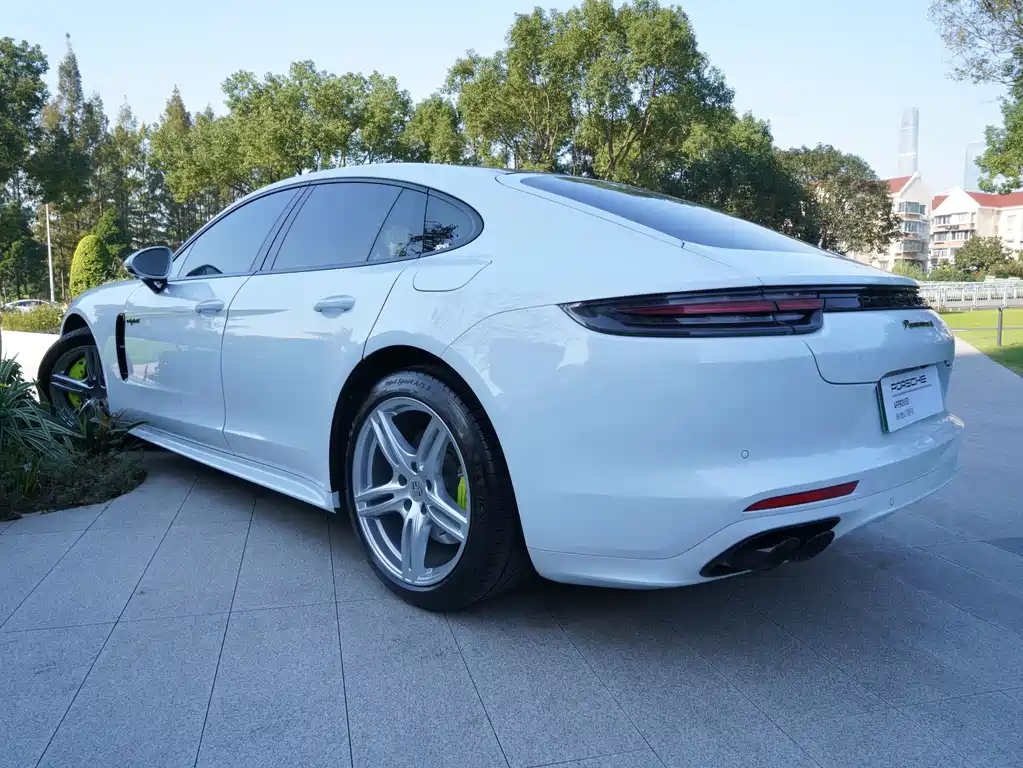Porsche Panamera Hybrid 2020 — фото 18