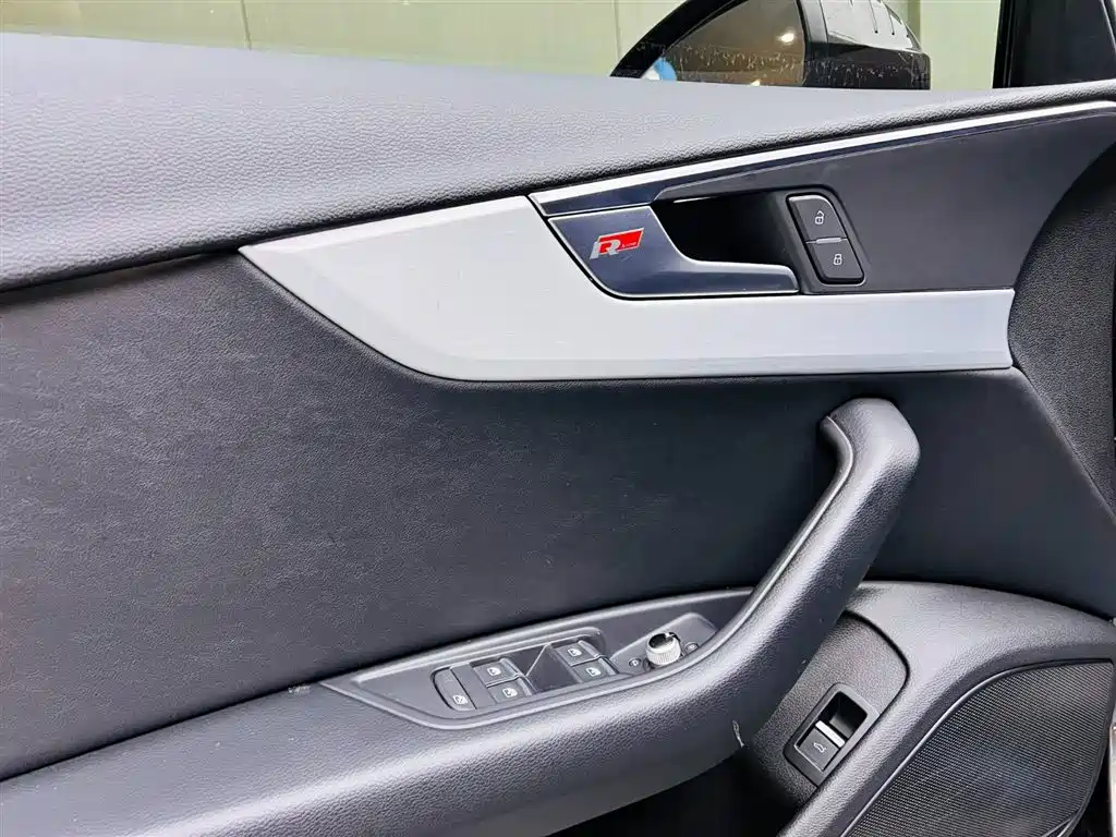 Audi A4L 2019 — фото 11