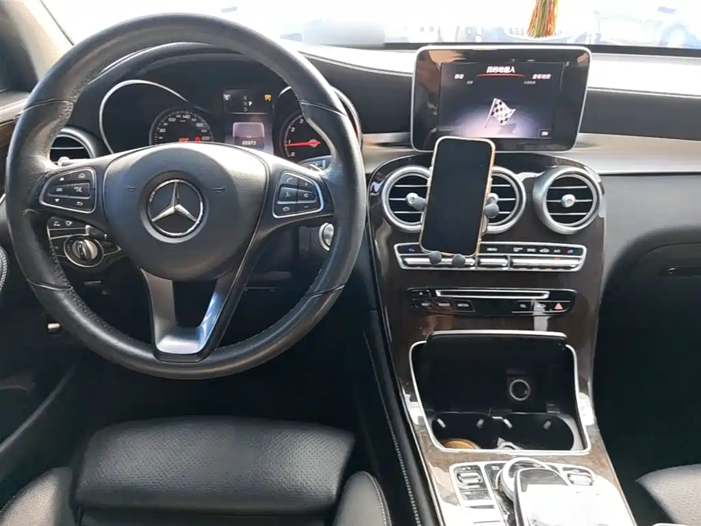 Mercedes-Benz GLC 2018 — фото 10