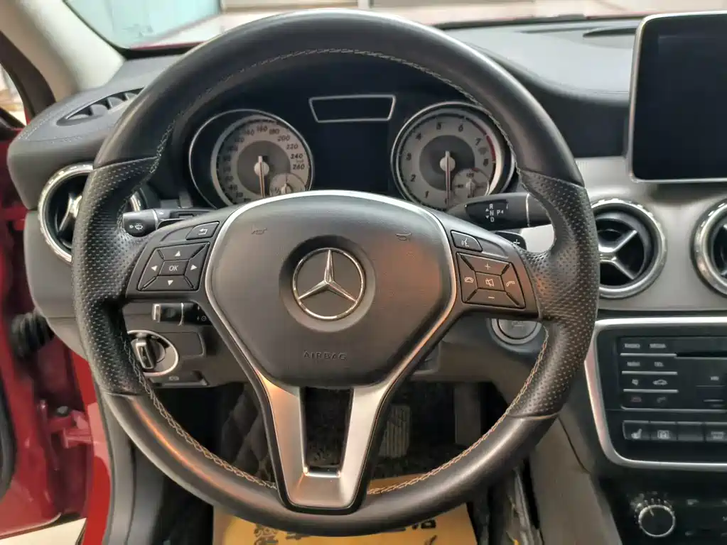 Mercedes-Benz GLA 2016 — фото 9