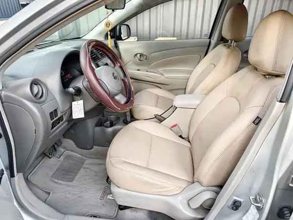 Nissan Sunny 2011