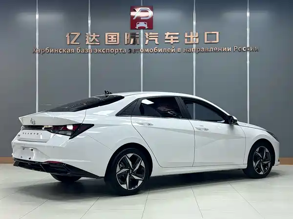 Hyundai Elantra 2023