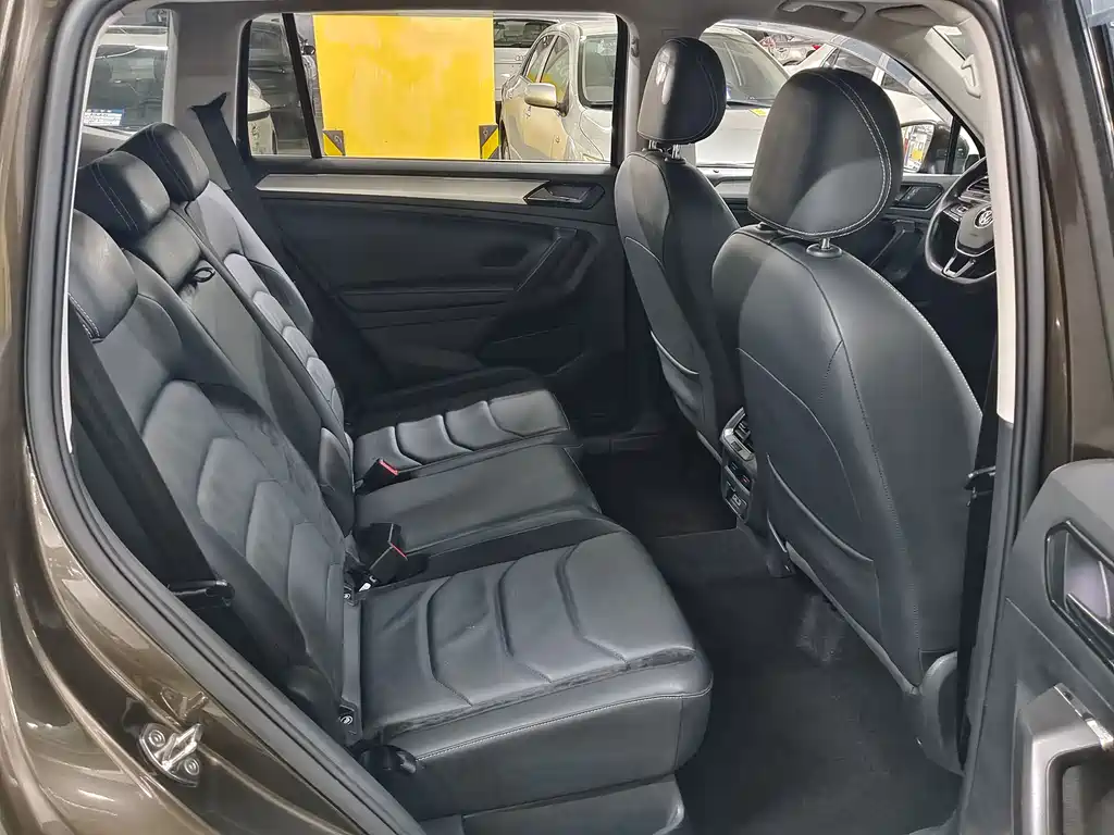 Volkswagen Tiguan L 2017 — фото 10