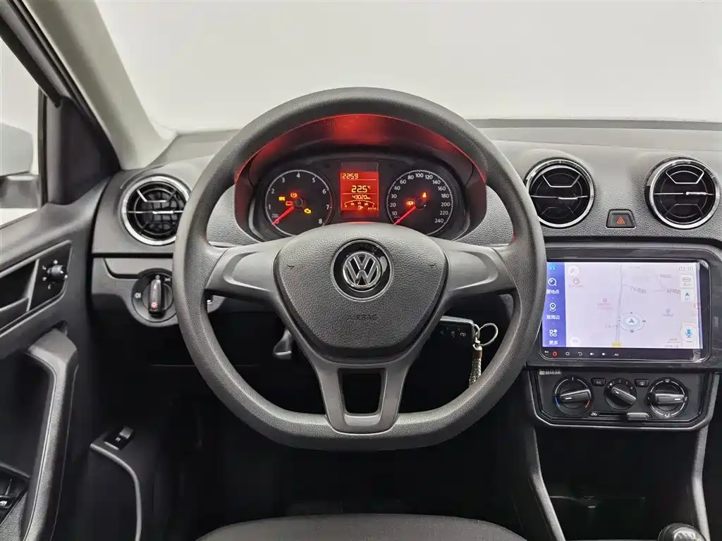 Volkswagen Jetta 2018 — фото 11