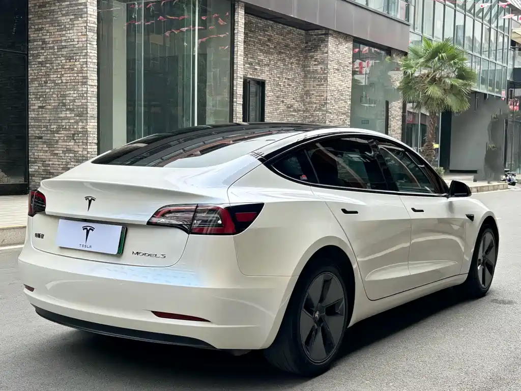 Tesla Model 3 2023 — фото 20
