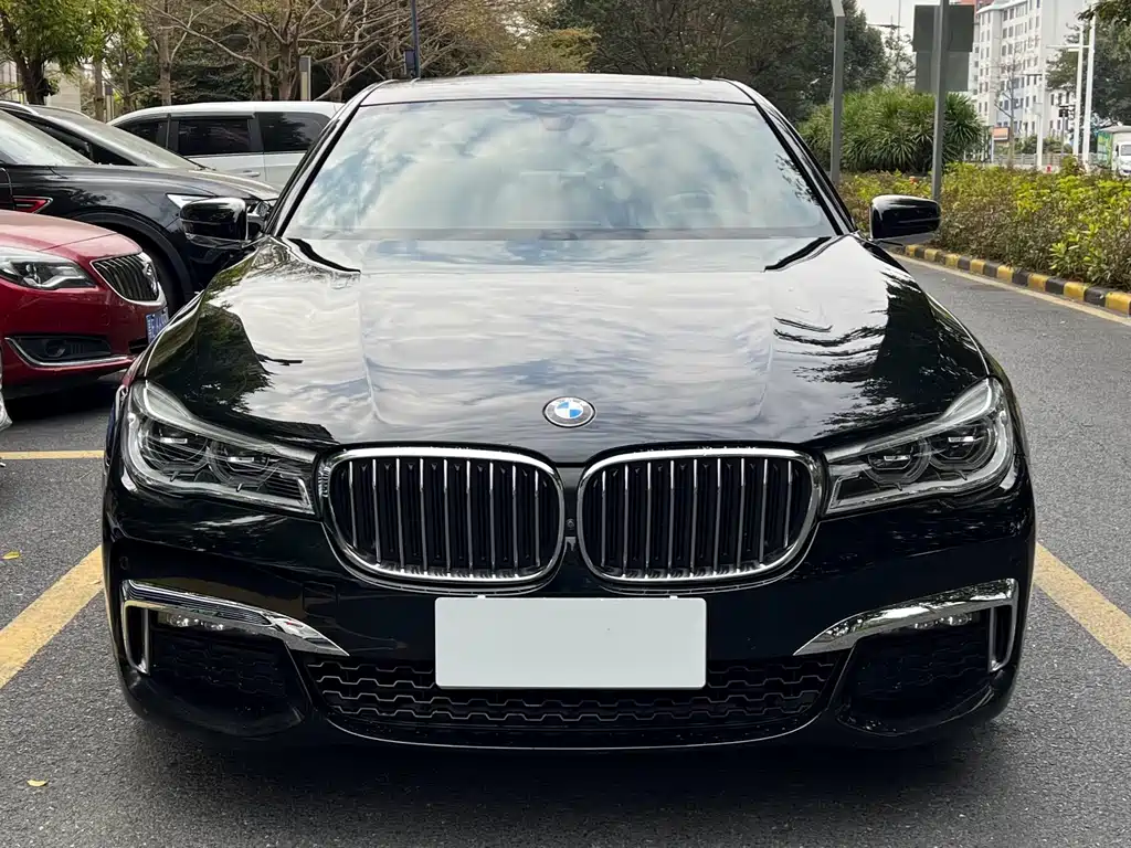 BMW 7 Series 2018 — фото 2