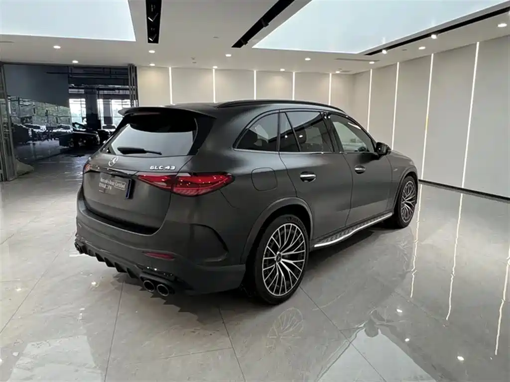 Mercedes-Benz GLC AMG 2025 — фото 16