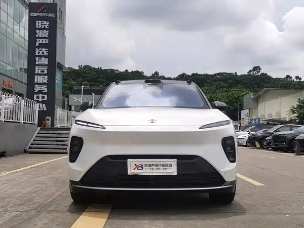 NIO ES8 2024