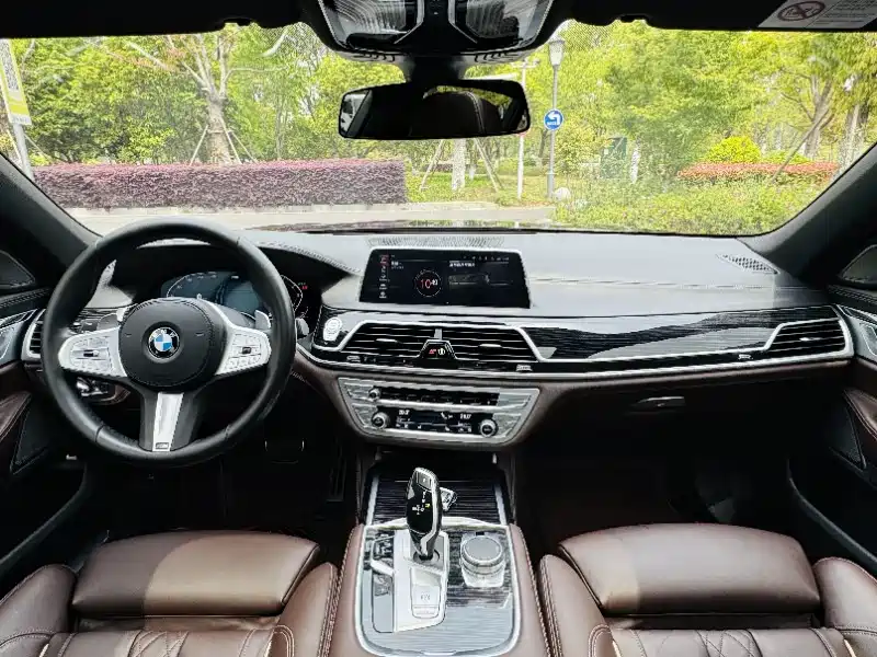 BMW 7 Series 2022 — фото 10