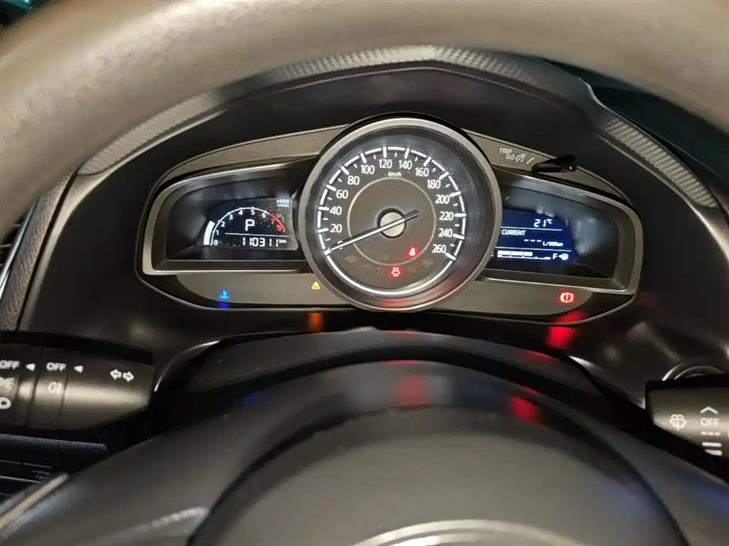 Mazda 3 Axela 2017 — фото 12