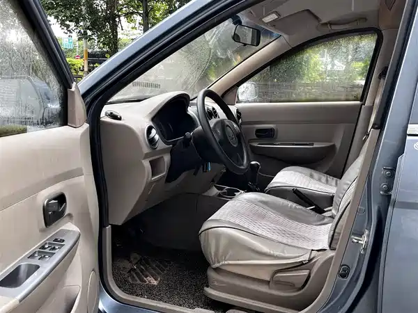 Wuling Hongguang 2012